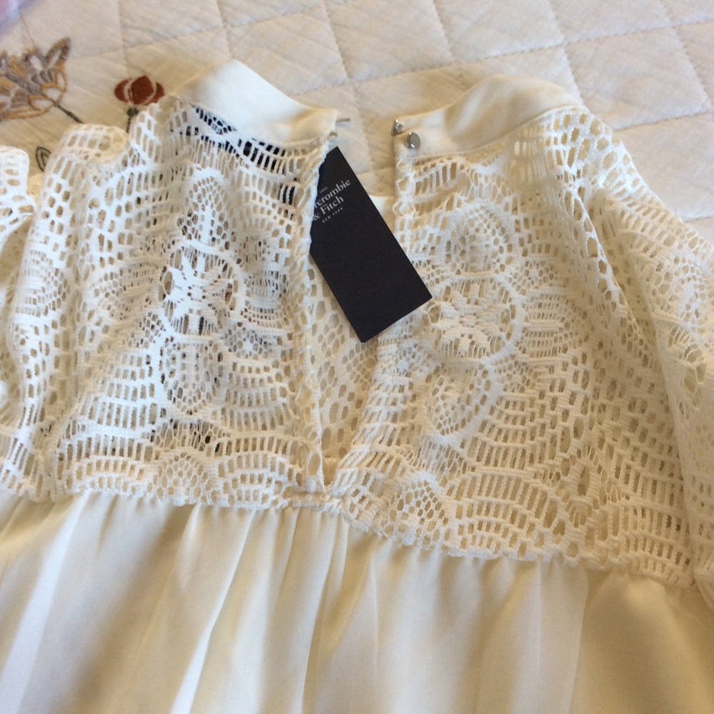 Abercrombie and Fitch blouse - Picture 2 of 3